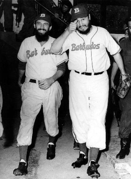Fidel Castro insieme a Camilo Cienfuegos in una foto del gennaio 1959. ANSA